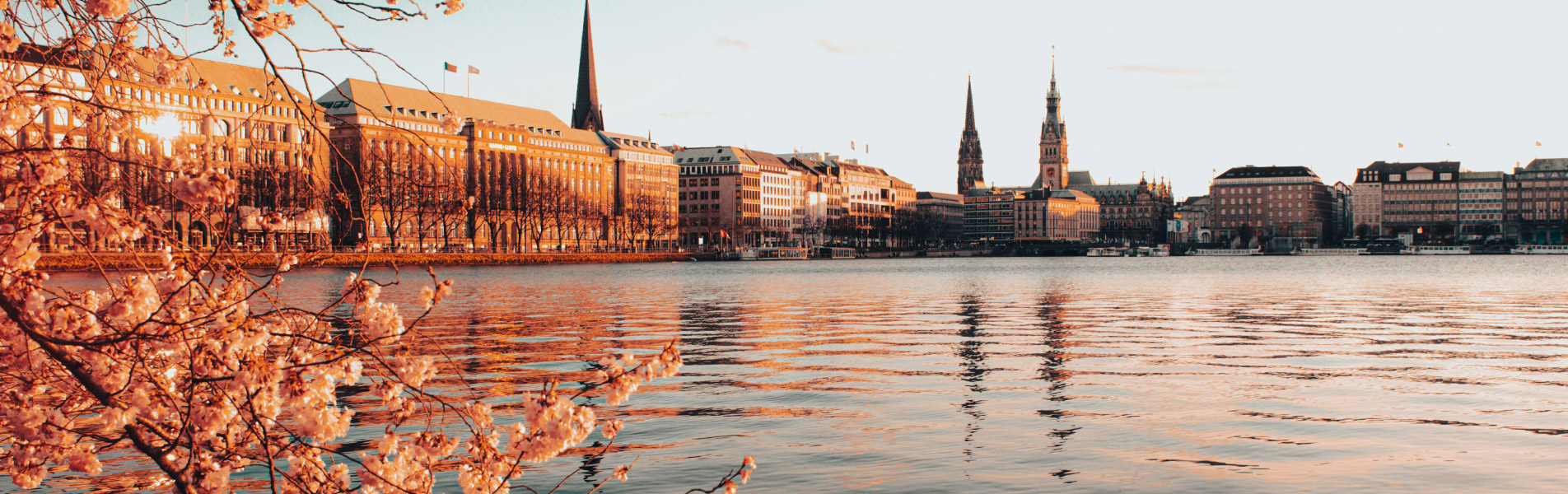 Hamburg in spring on the Inner Alster