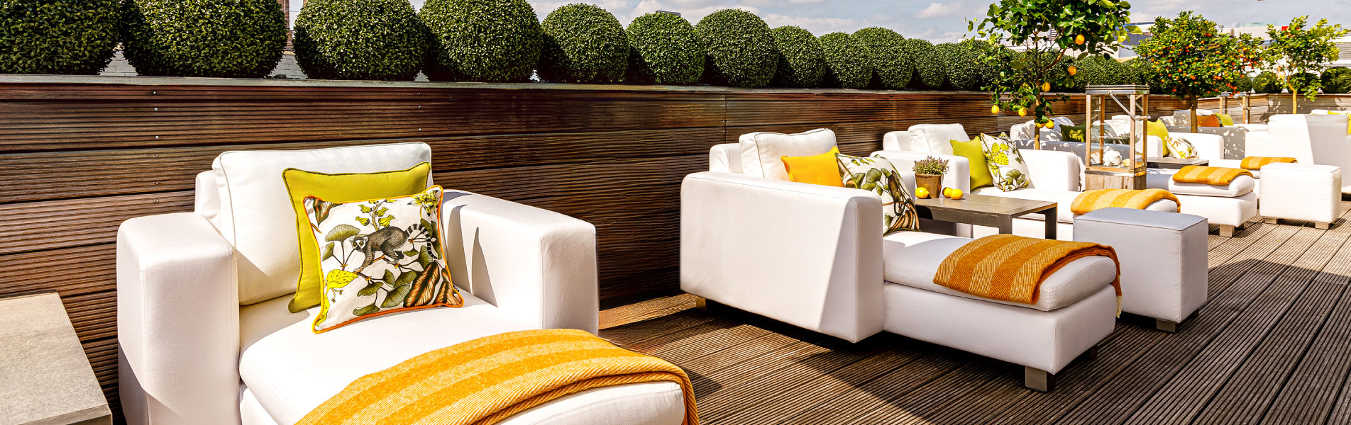 Sitting areas on the roof terrace